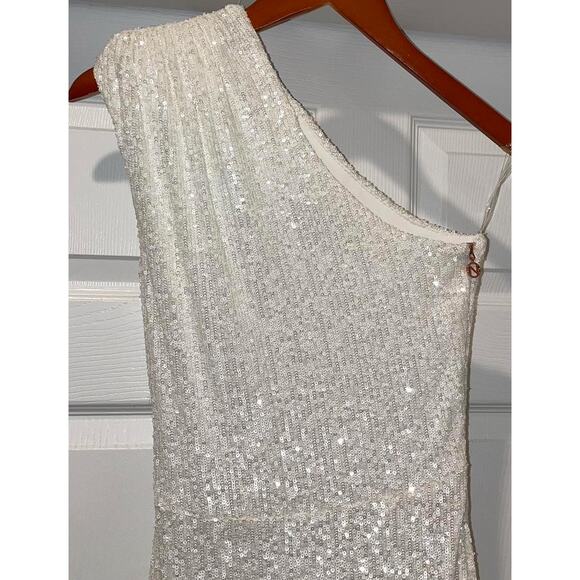New NWOT Nookie Veda Gown White Medium Sequin One shoulder - Picture 3 of 5